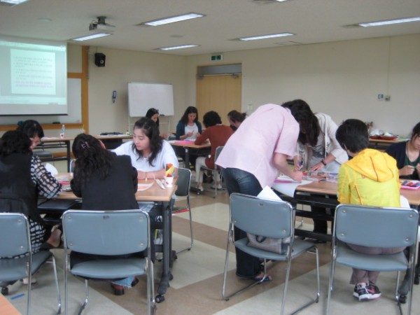 한국예술치료학회 2010년 춘계학술대회 - 치료사의 자기성장을 위한 워크샵 관련 사진